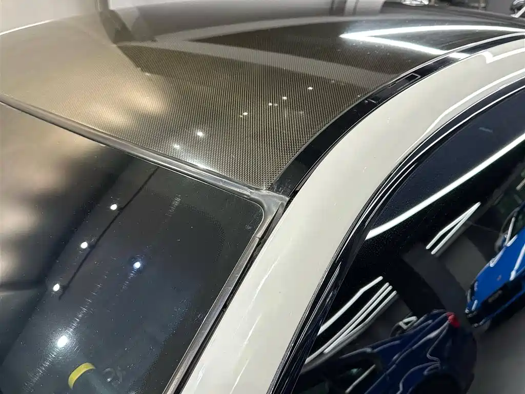BMW M3 2011 M3 Carbon Fiber Limited Edition фото 16