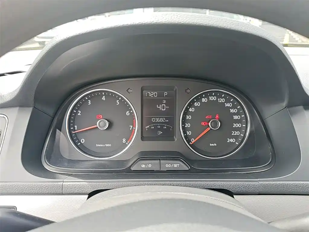 Volkswagen Lavida Tour 2013 1.6L Automatic Comfort фото 12
