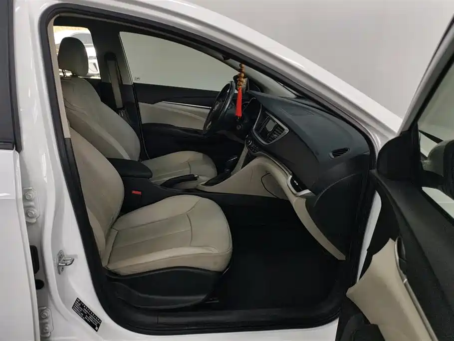 Buick Excelle 2019 15T DCT Connected Elite Type China VI фото 8