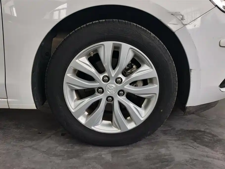 Buick Excelle 2019 15T DCT Connected Elite Type China VI фото 6