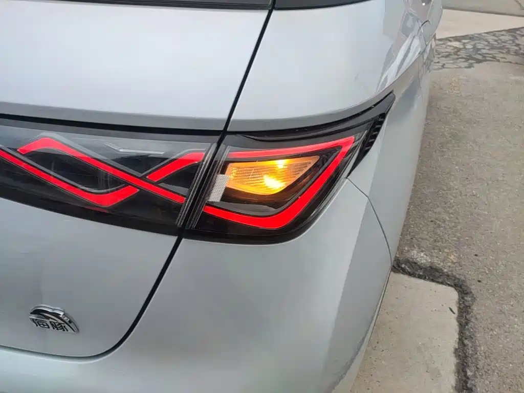 BYD Dolphin 2021 2021 Model 405km Fashion Edition