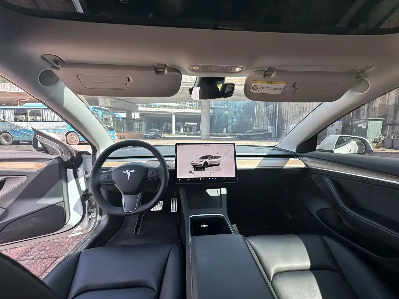 Фото 4 - Tesla Model 3
