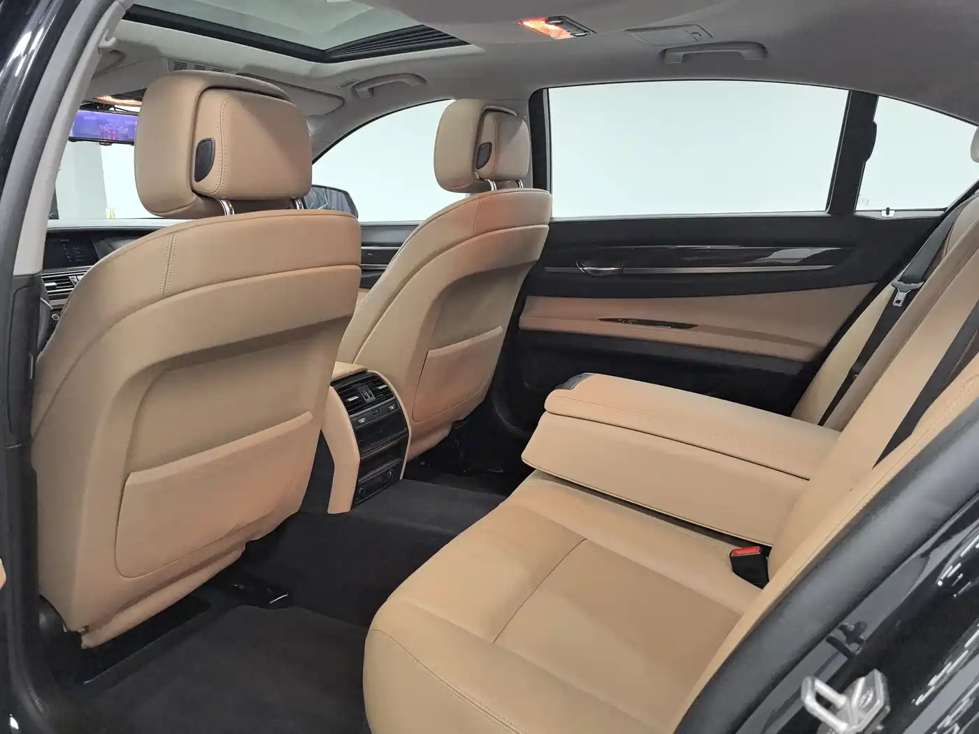 BMW 7 Series 2011 730Li Elegance фото 6