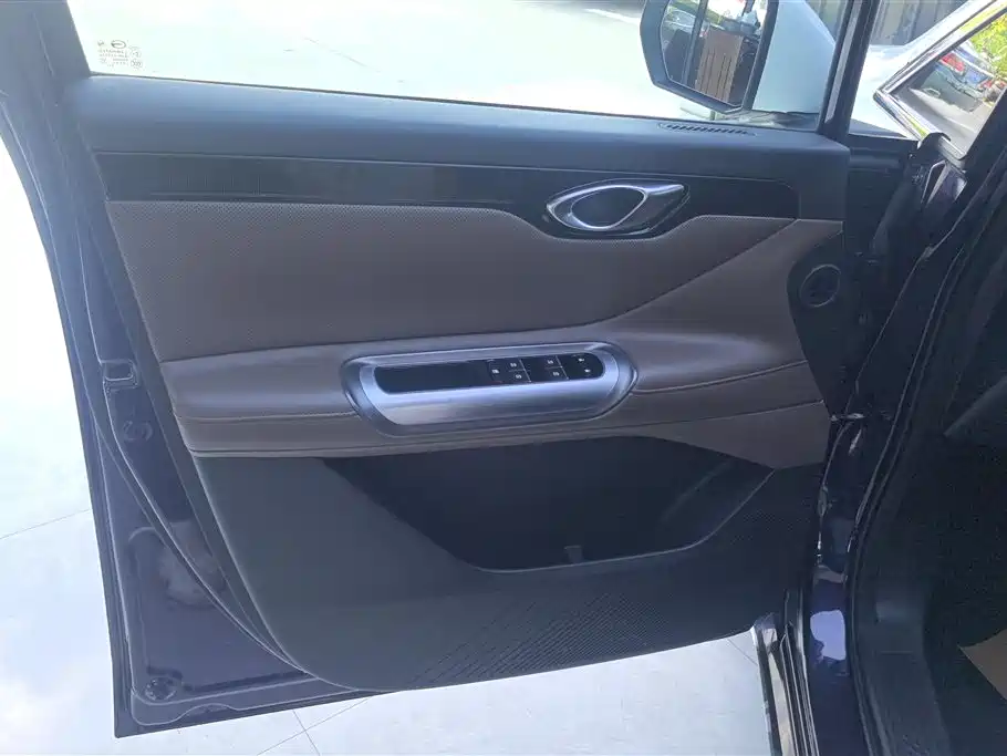 GAC Trumpchi Trumpchi E8 NEV 2024 Model 150km MAX фото 7
