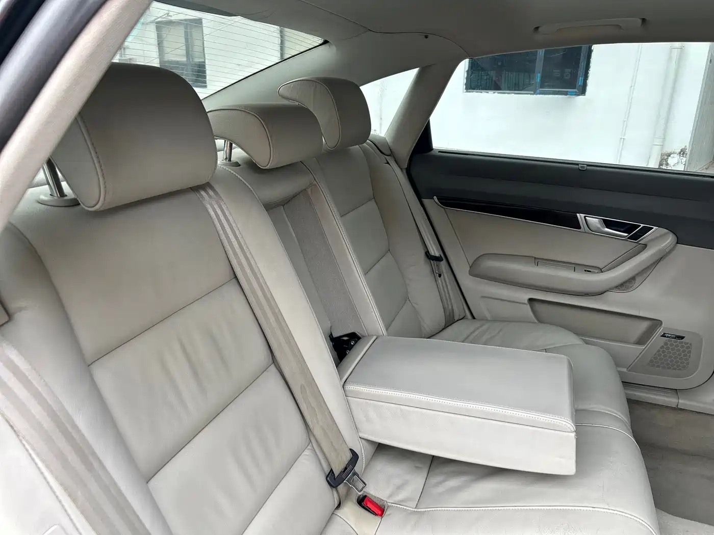 Audi A6L 2010 2.7 TDI фото 32