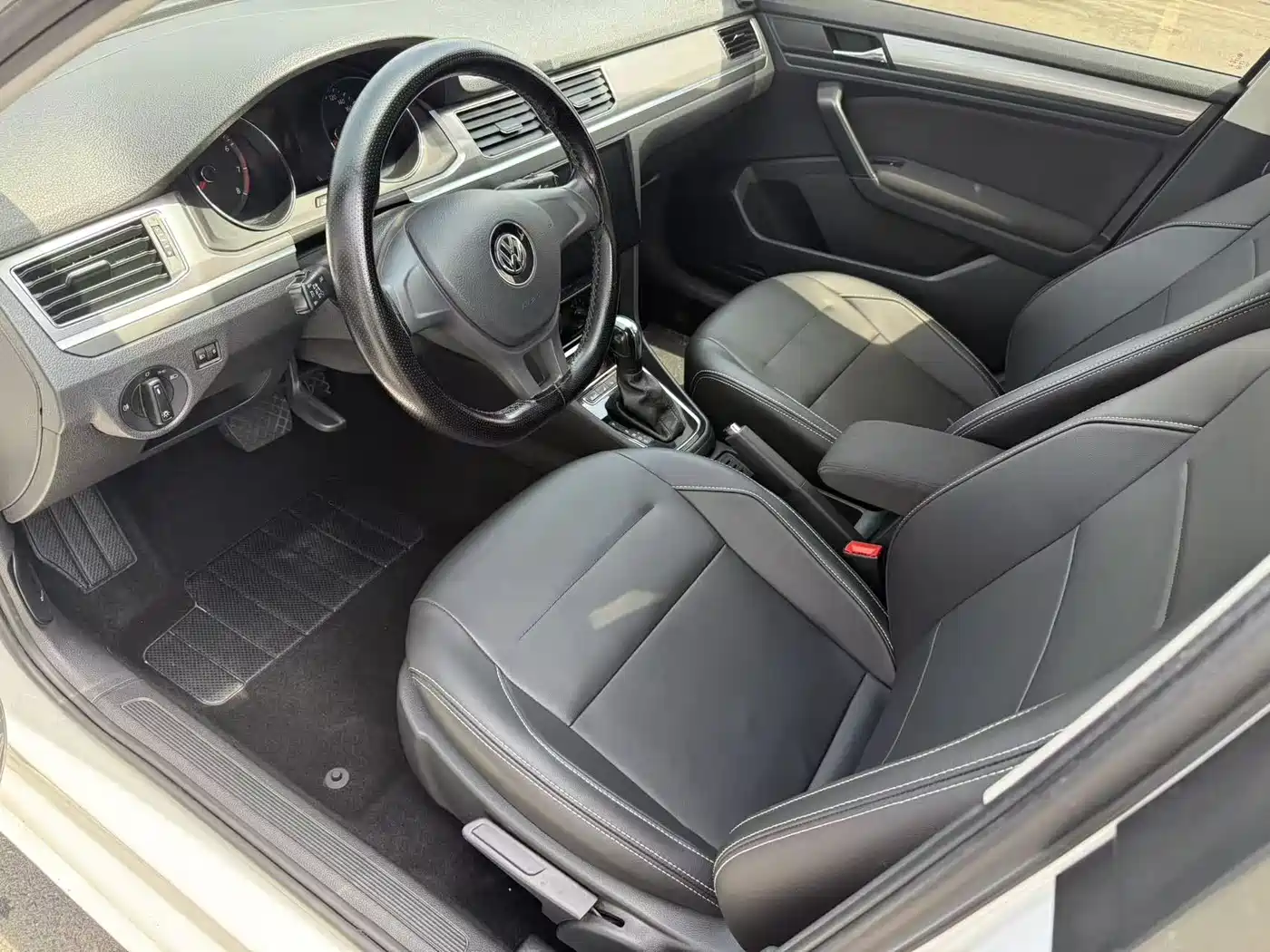 Volkswagen Bora 2019 1.5L Auto Fashion Model фото 11