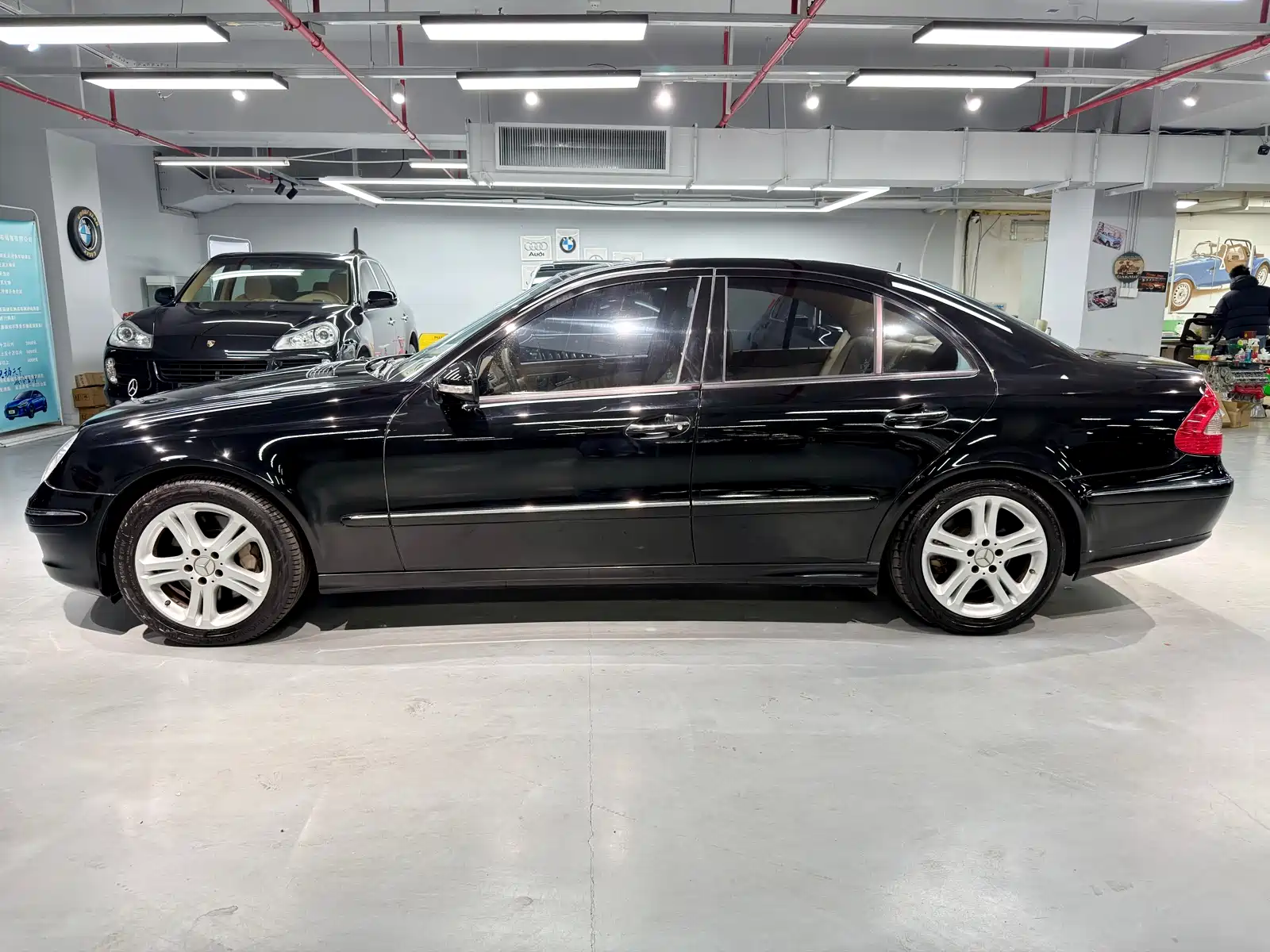 Photo 4 - Mercedes-Benz E-Class