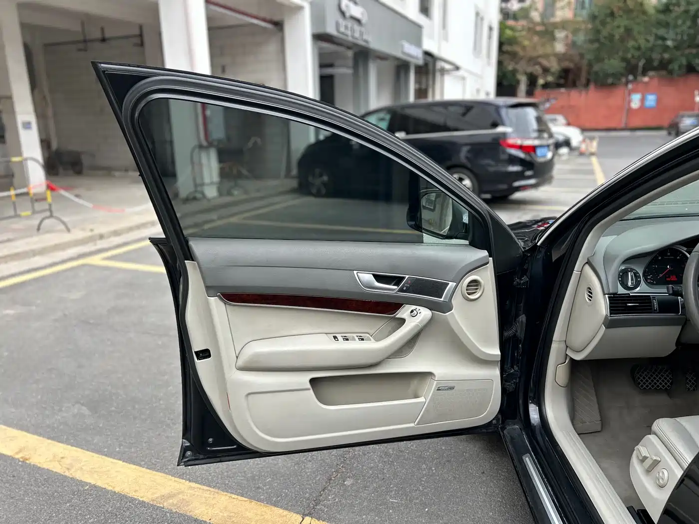 Audi A6L 2010 2.7 TDI фото 9