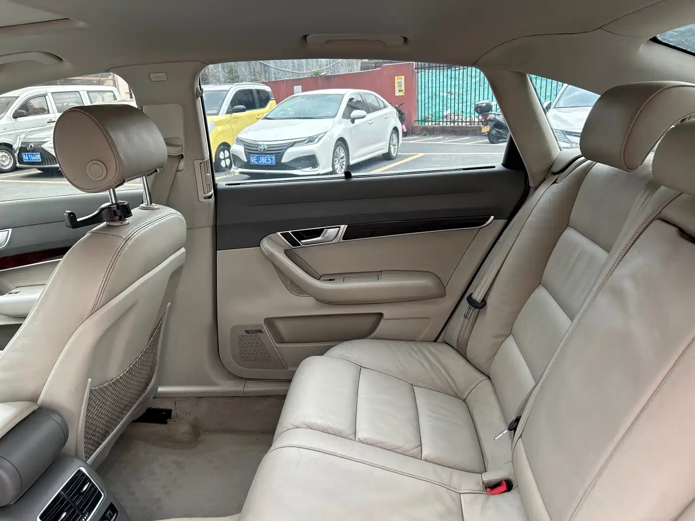 Audi A6L 2010 2.7 TDI фото 16