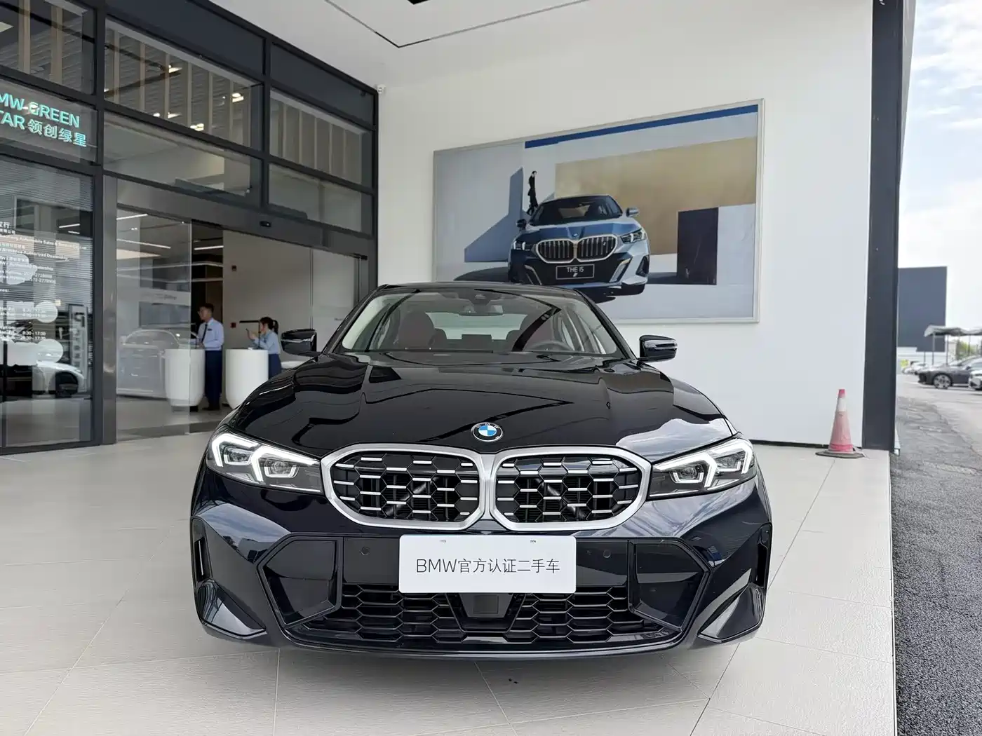 BMW 3 Series 2025 325i M Sport Package фото 3