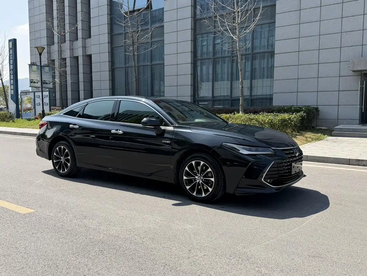 Toyota Avalon 2023 Hybrid 2.5L Luxury Edition фото 6