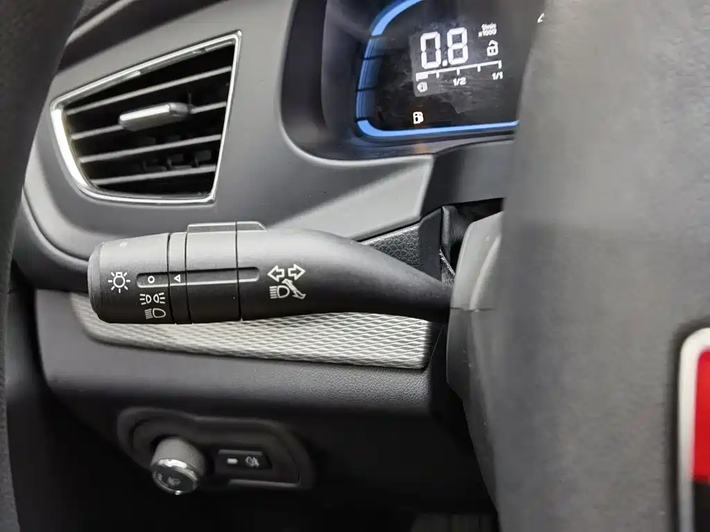 Фото 21 - Roewe 360