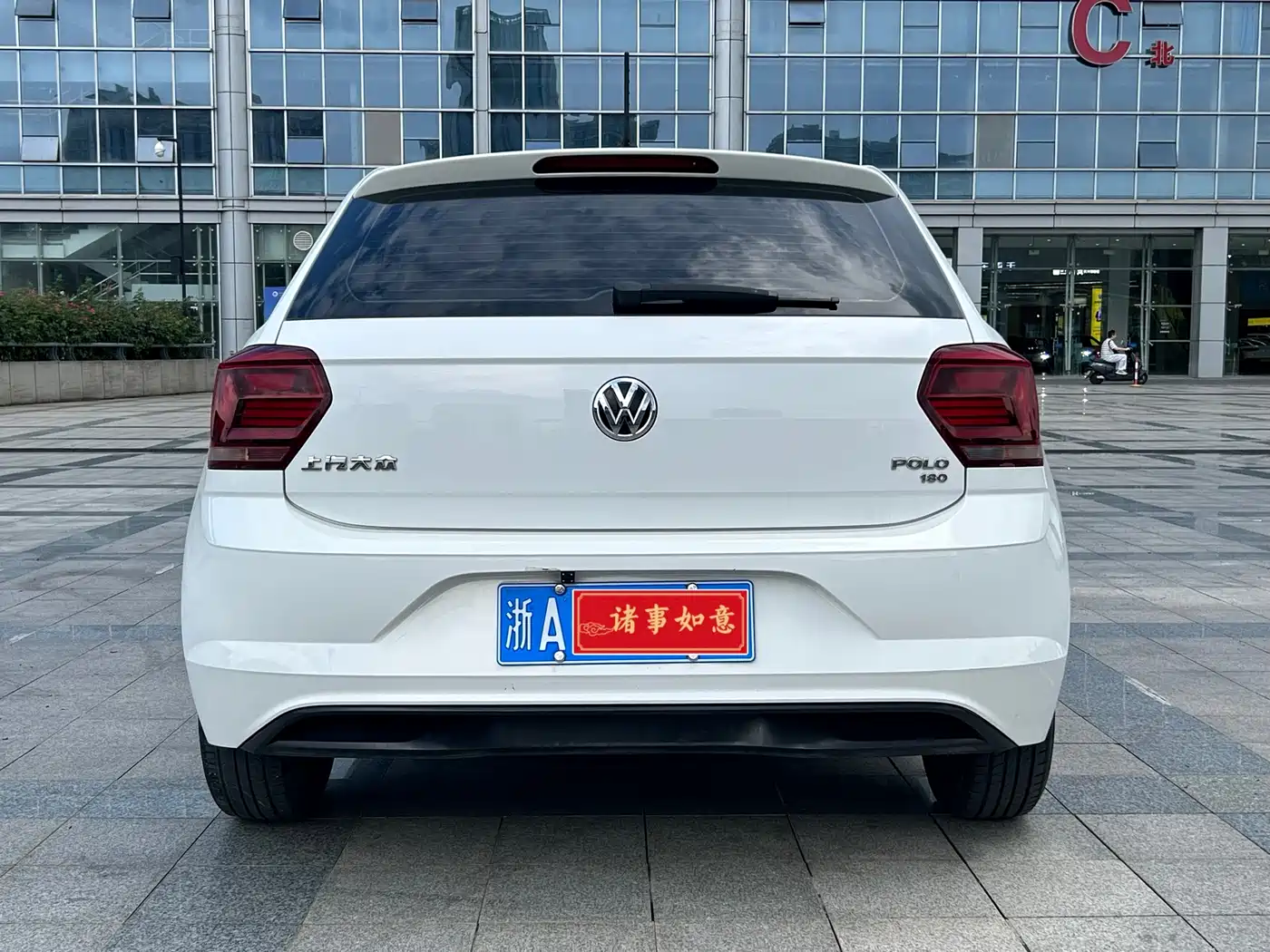 Volkswagen Polo 2019 Plus 1.5L Automatic Panorama Enjoyment Edition фото 8