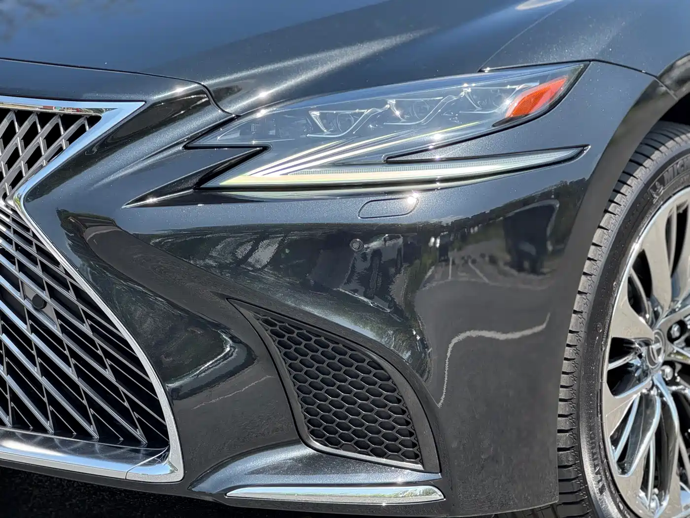 Lexus LS 2018 500h Executive Edition China V фото 18