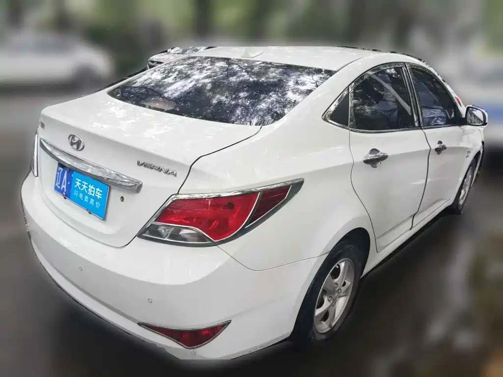 Фото 5 - Hyundai Verna