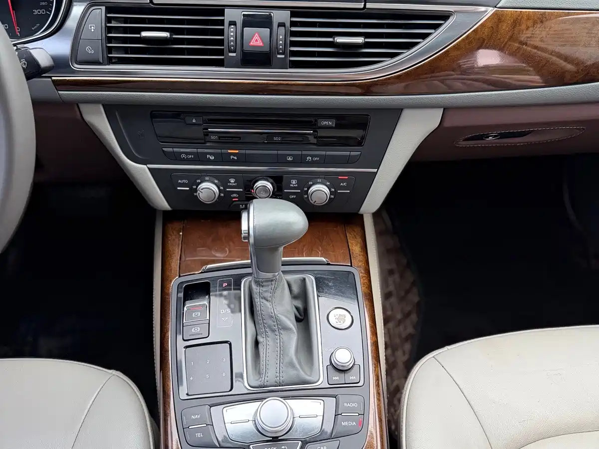 Audi A6L 2014 TFSI Standard фото 24