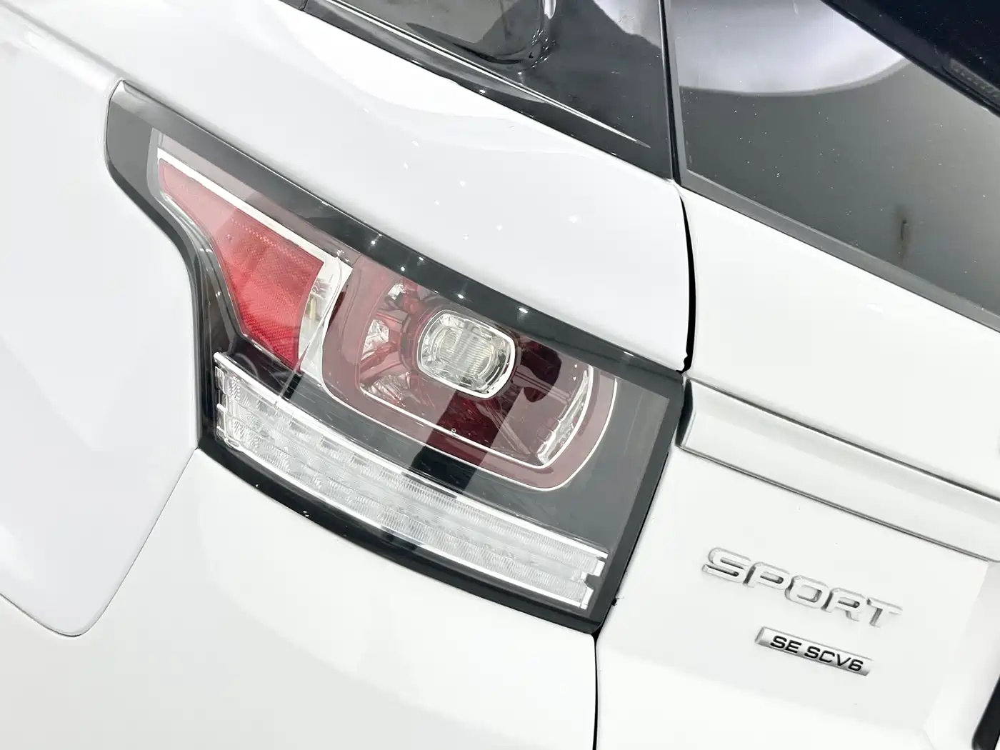 Land Rover Range Rover Sport 2016 Model 3.0 SC V6 SE фото 18