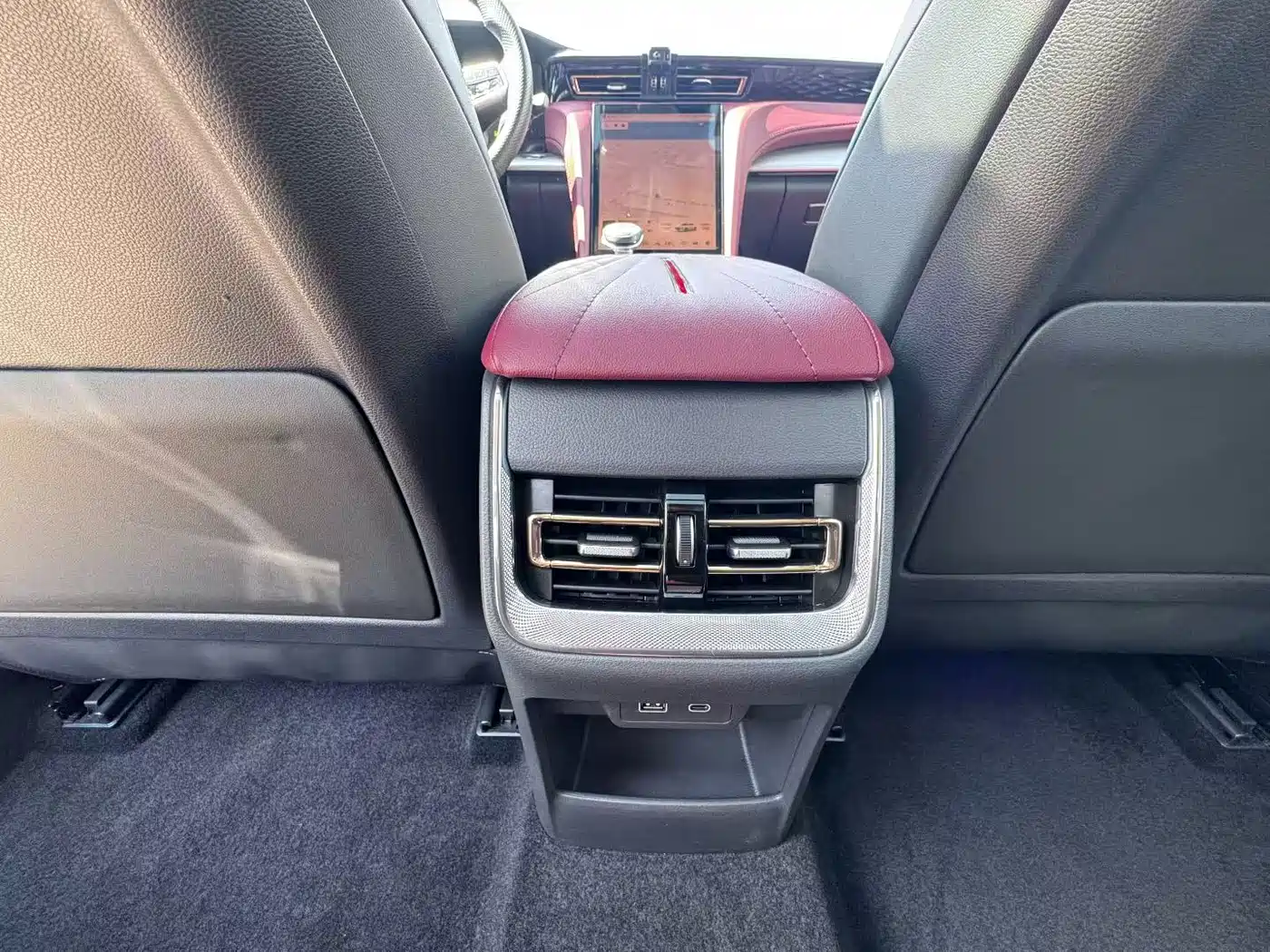Hongqi H5 2024 1.5T DCT Smart Connect Flag Rhythm Edition фото 5