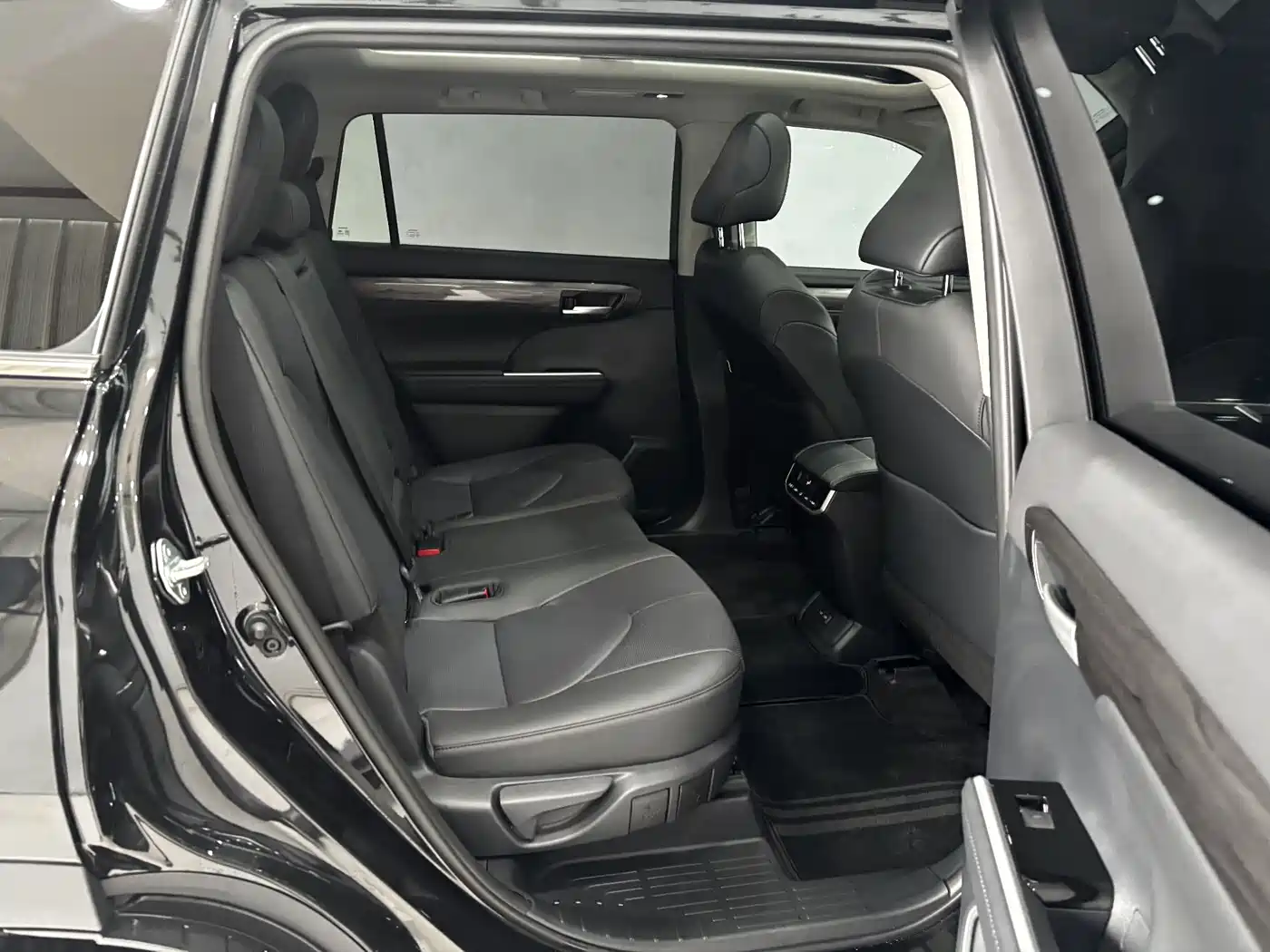 Toyota Highlander 2024 380T AWD Premium 7-Seater фото 23