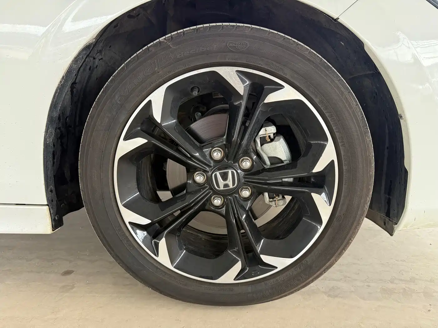 Фото 14 - Honda Civic