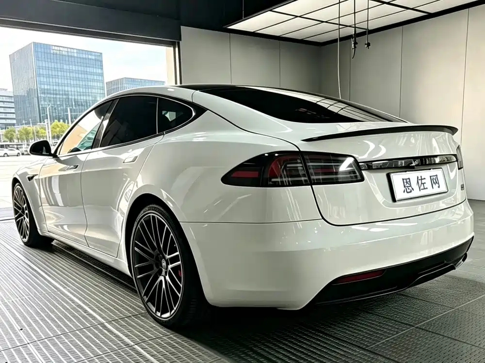 Фото 7 - Tesla Model S