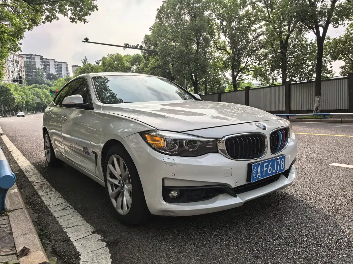 BMW 3 Series GT 2018 320i Fashion фото 3