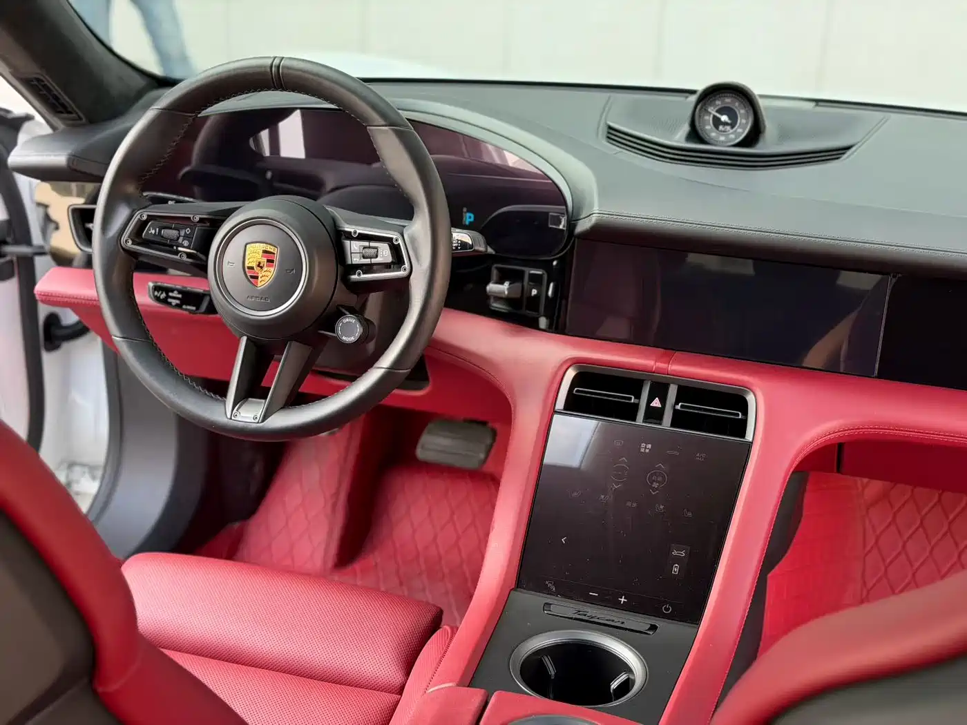 Porsche Taycan 2022 Facelift Taycan фото 8