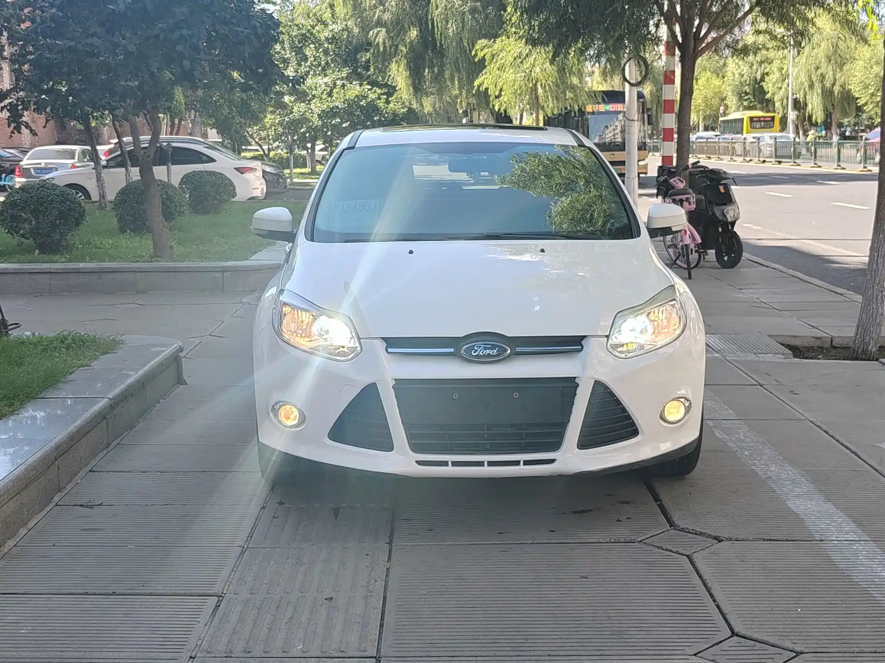 Фото 2 - Ford Focus
