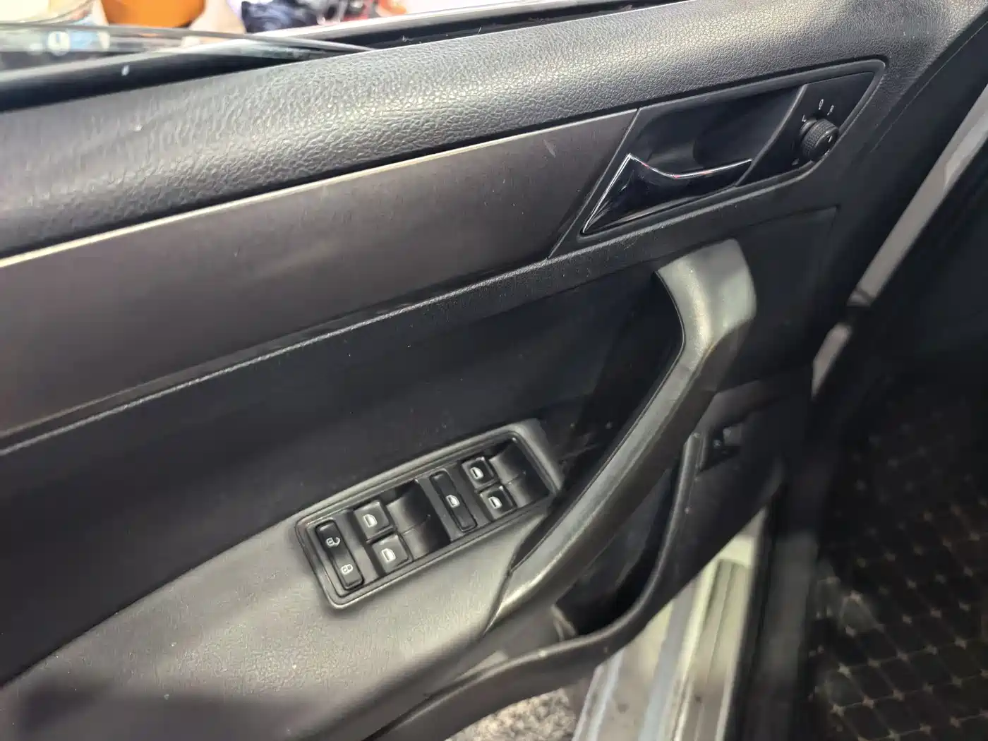 Volkswagen Santana 2015 1.6L Automatic Comfort Edition фото 7