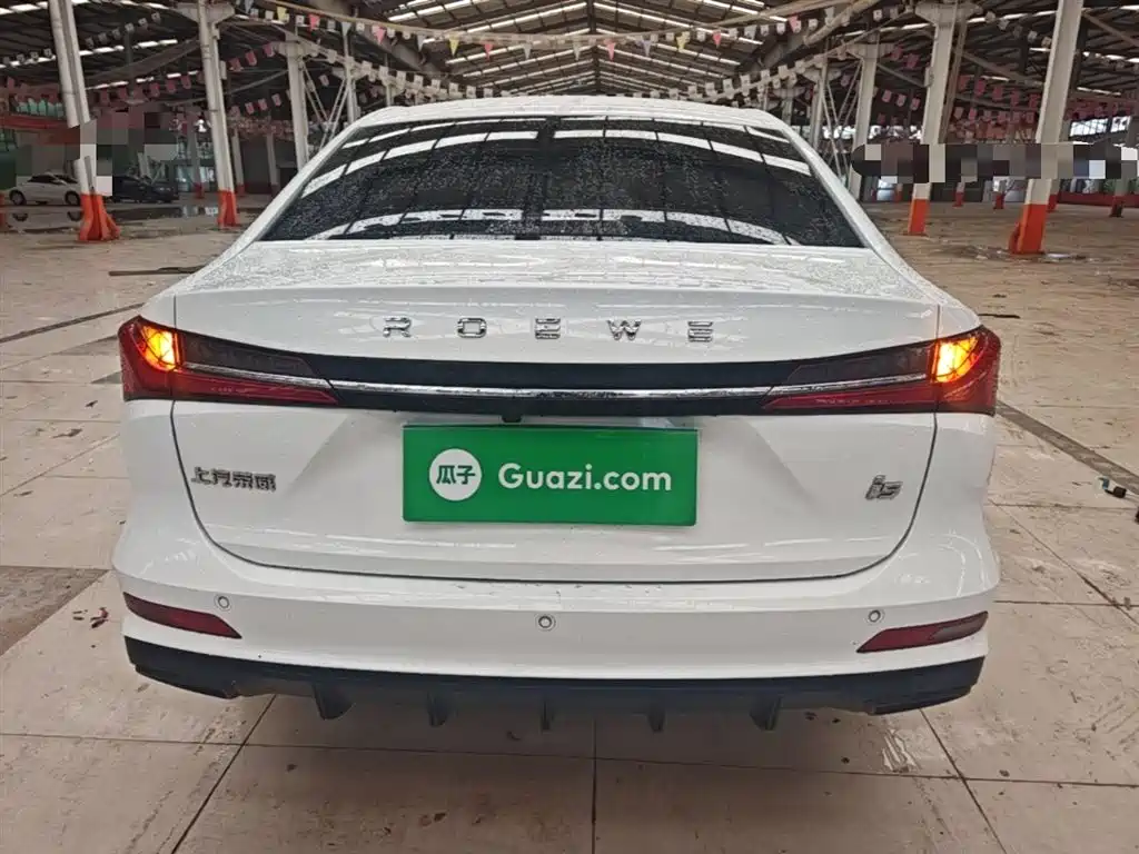 Фото 6 - Roewe i5