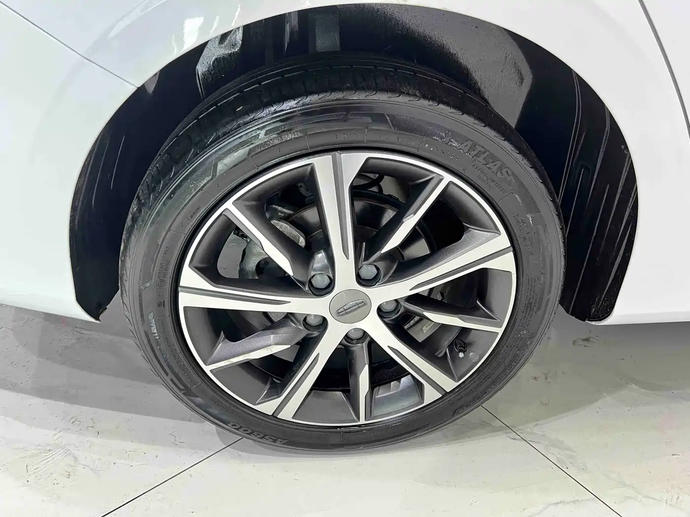 GEELY AUTOMOBILE EMGRAND