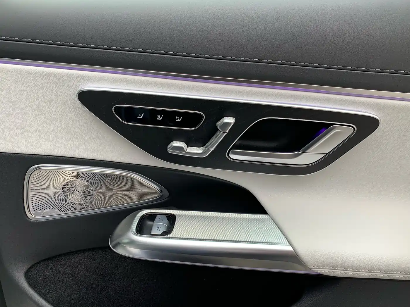 Mercedes-Benz E-Class 2024 Model E 300 L Luxury фото 32