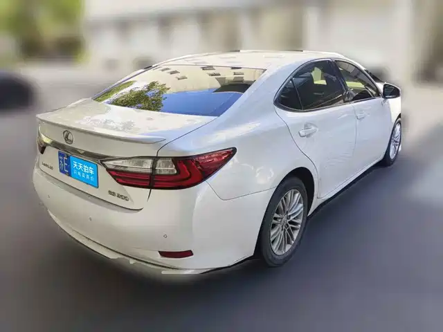 Lexus ES 2015 200 Elite Edition — фото 2