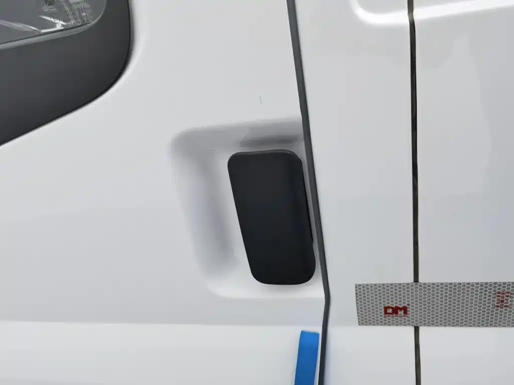 Jiangling JMC Fushun 2025 2023 Model 2.0T Manual Short Wheelbase Medium Roof Commercial Van 2/3 Seats