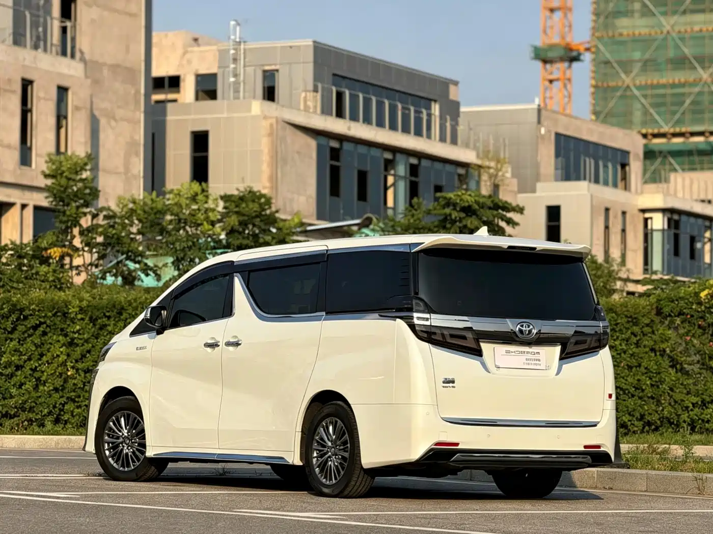 Toyota Vellfire 2022 2021 Crown Hybrid 2.5L HV Supreme Edition