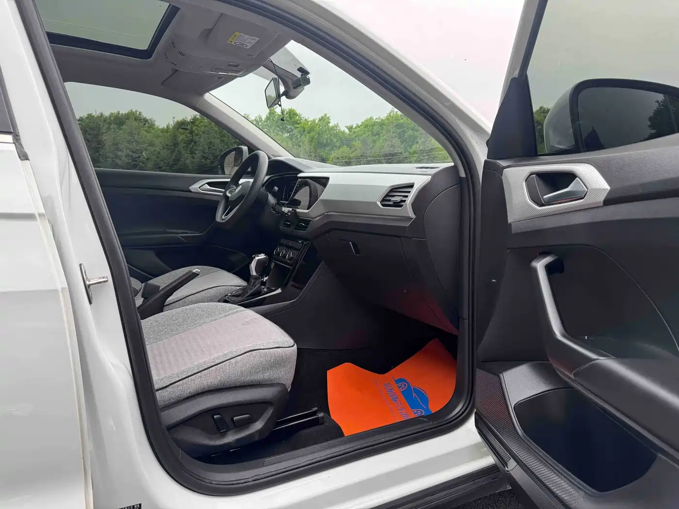 Volkswagen Tanying 2021 1.5L Automatic Smart Connect Edition фото 10