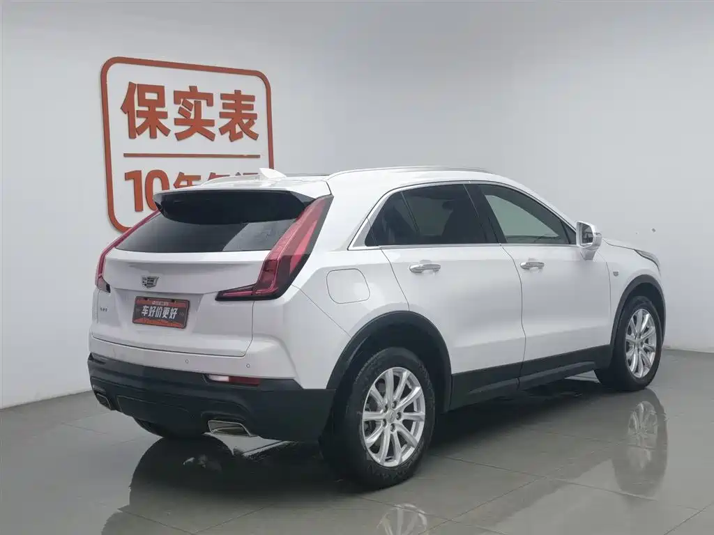 CADILLAC XT4