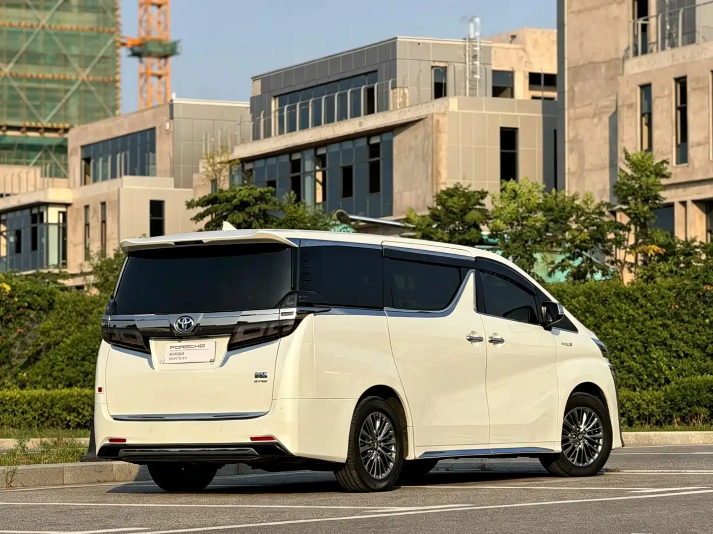 Toyota Vellfire 2022 2021 Crown Hybrid 2.5L HV Supreme Edition