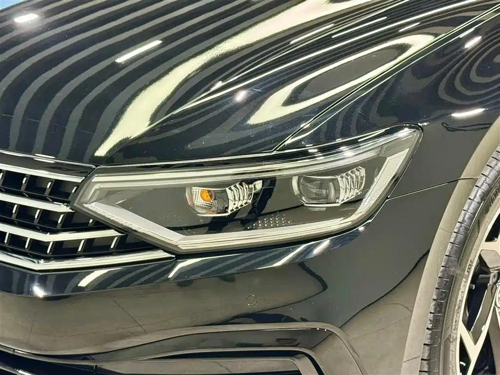 Volkswagen Magotan 2025 Popular Edition 330TSI DSG Luxury фото 8