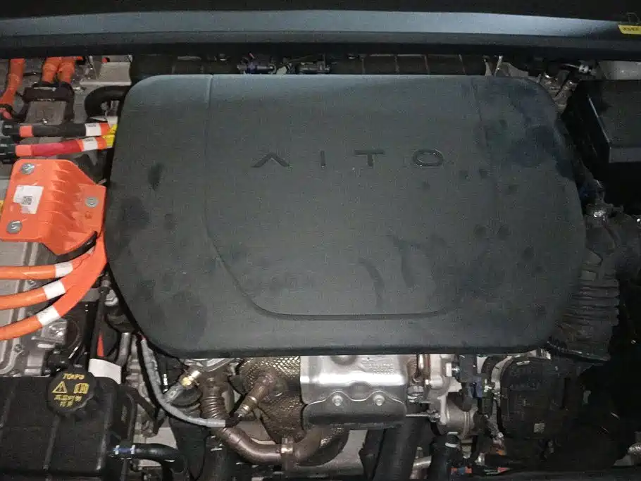 AITO Wenjie AITO M9 2024 Range Extender Max Edition 42kWh 6-seater фото 10
