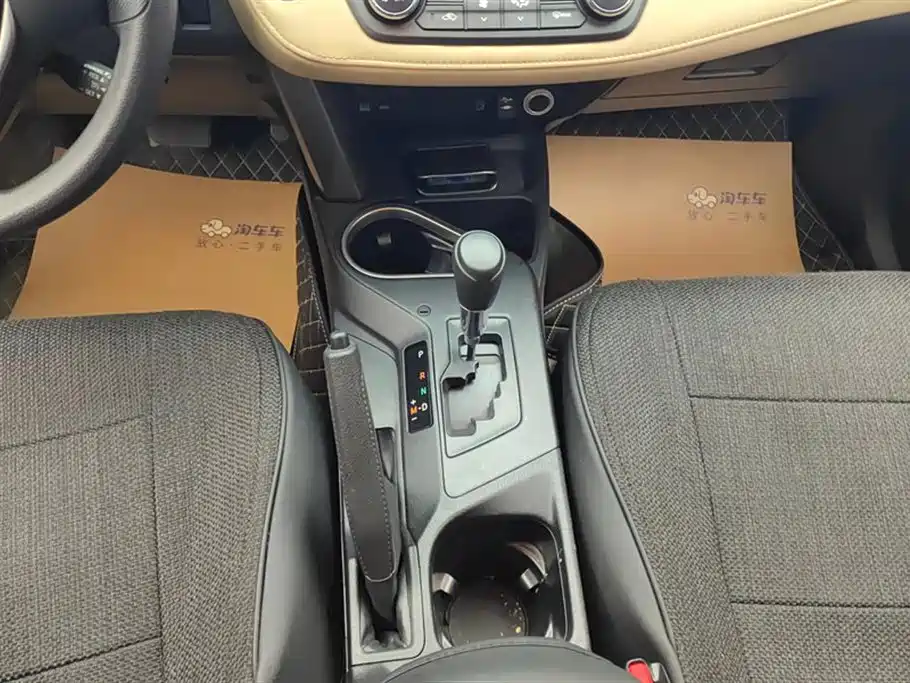 Toyota RAV4 Rongfang 2019 2.0L CVT 2WD Trend X Limited Edition China V фото 16