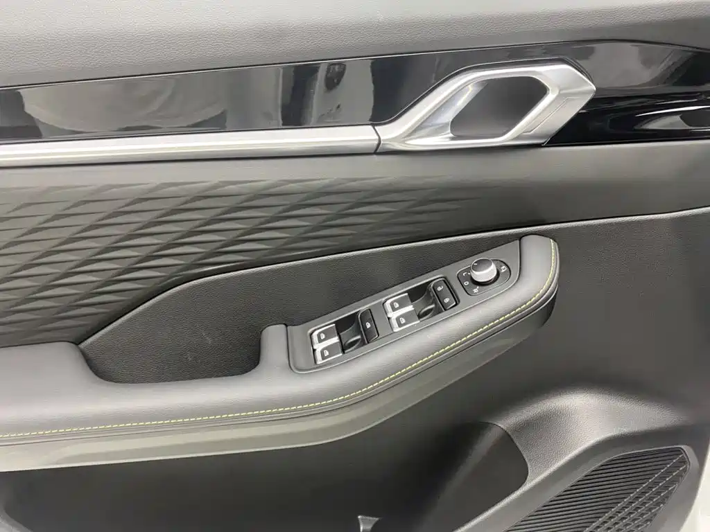 Geely Coolray 2026 2025 Bin Yue L 1.5TD DCT Star Diamond