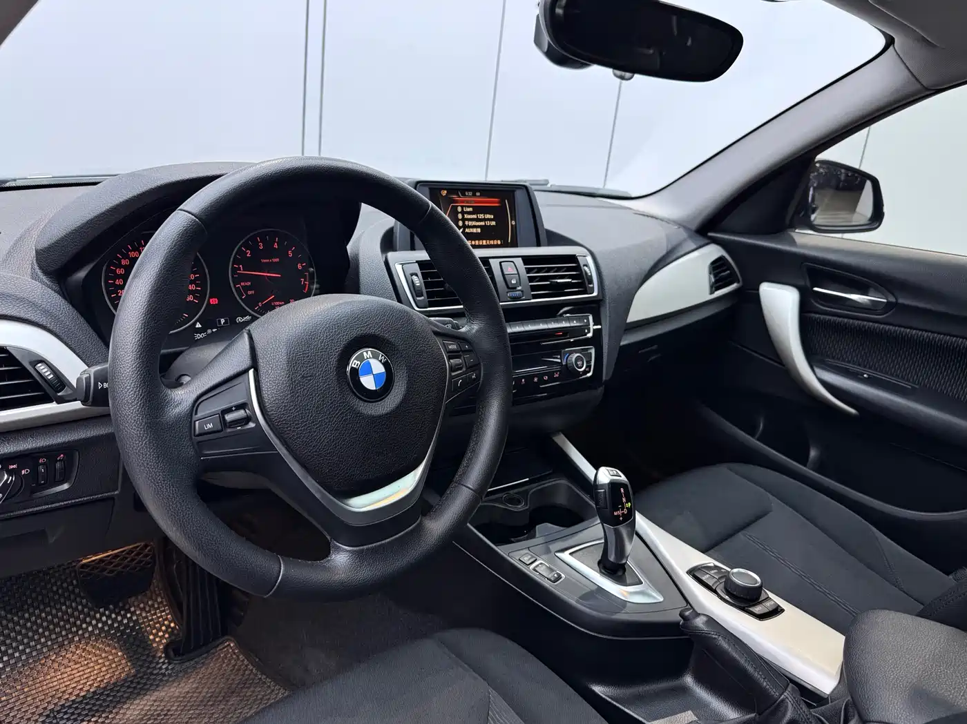 BMW 1 Series (Import) 2015 120i Leading фото 8