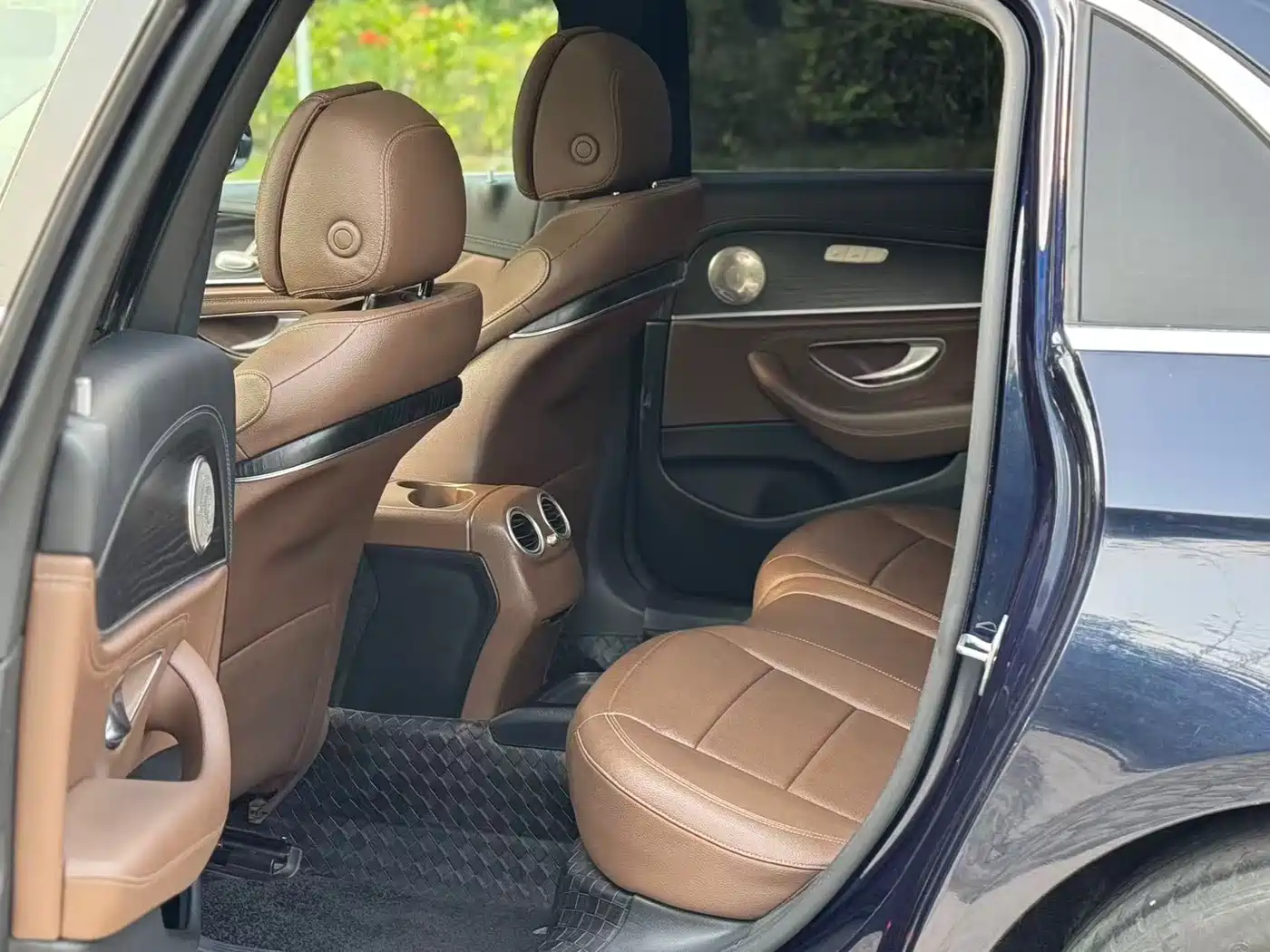 Mercedes-Benz E-Class 2020 Model E 260 L Sport фото 8