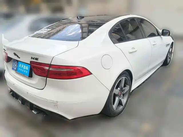 Jaguar XE 2015 2.0T 200PS R-Sport — фото 2