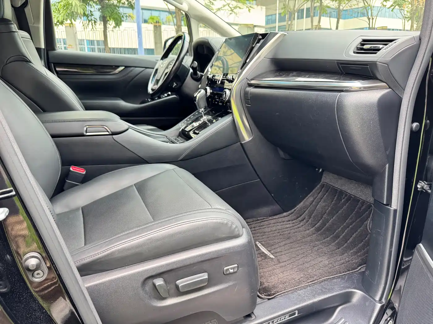 Toyota Vellfire 2021 2020 Twin Engine 2.5L HV Luxury Edition