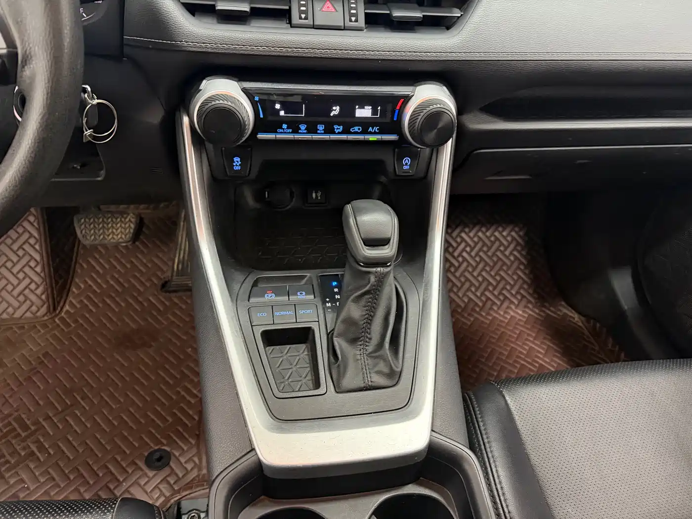 Toyota Wildlander 2022 2.0L CVT FWD Leading Edition фото 10