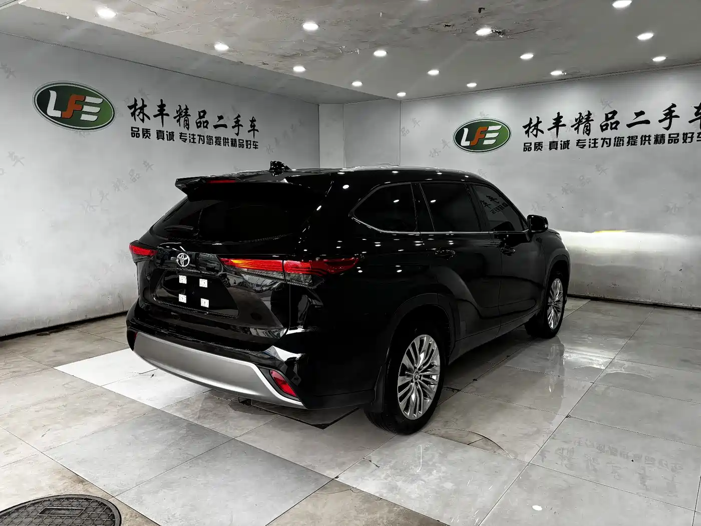 Toyota Highlander 2024 380T AWD Premium 7-Seater фото 5