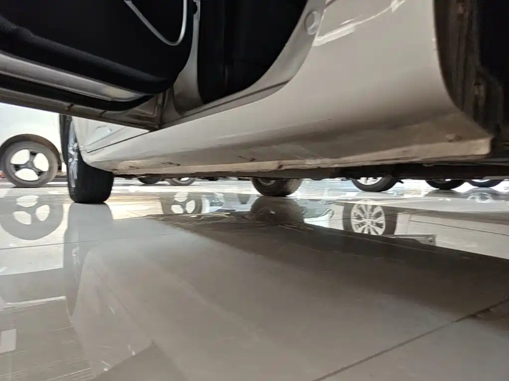 Фото 22 - Geely Emgrand