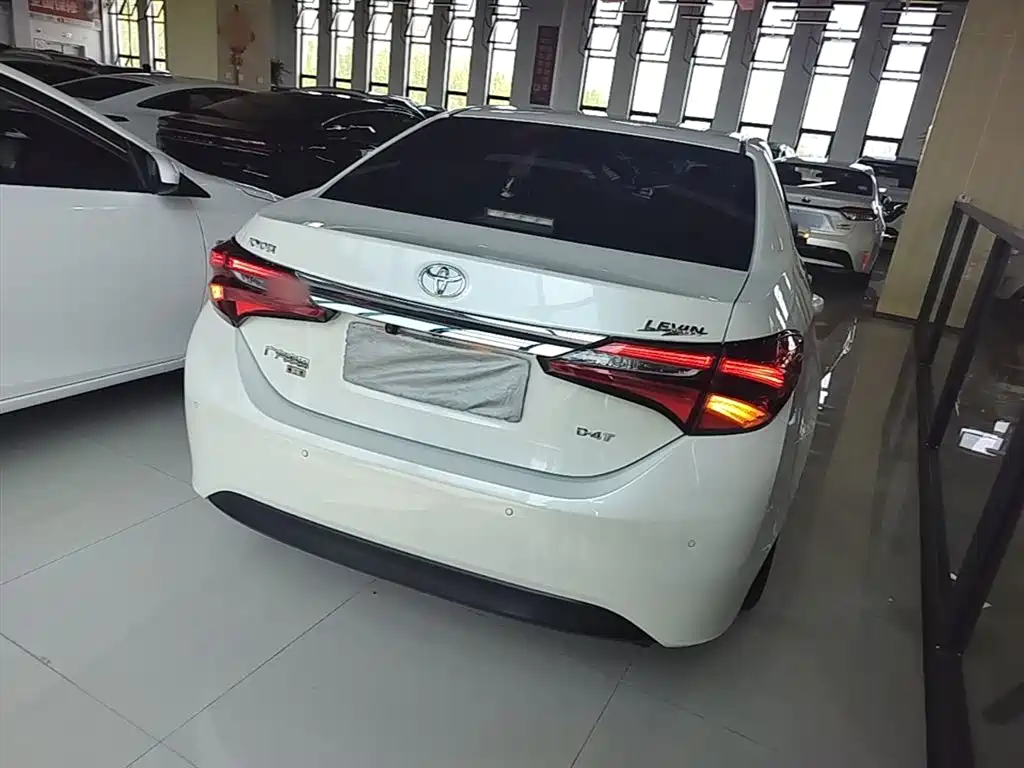 Toyota Levin 2018 185T CVT Premium Edition China V фото 5